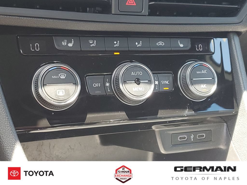 Used 2020 Volkswagen Jetta R-Line w/ R-Line Cold Weather Package FWD image 32