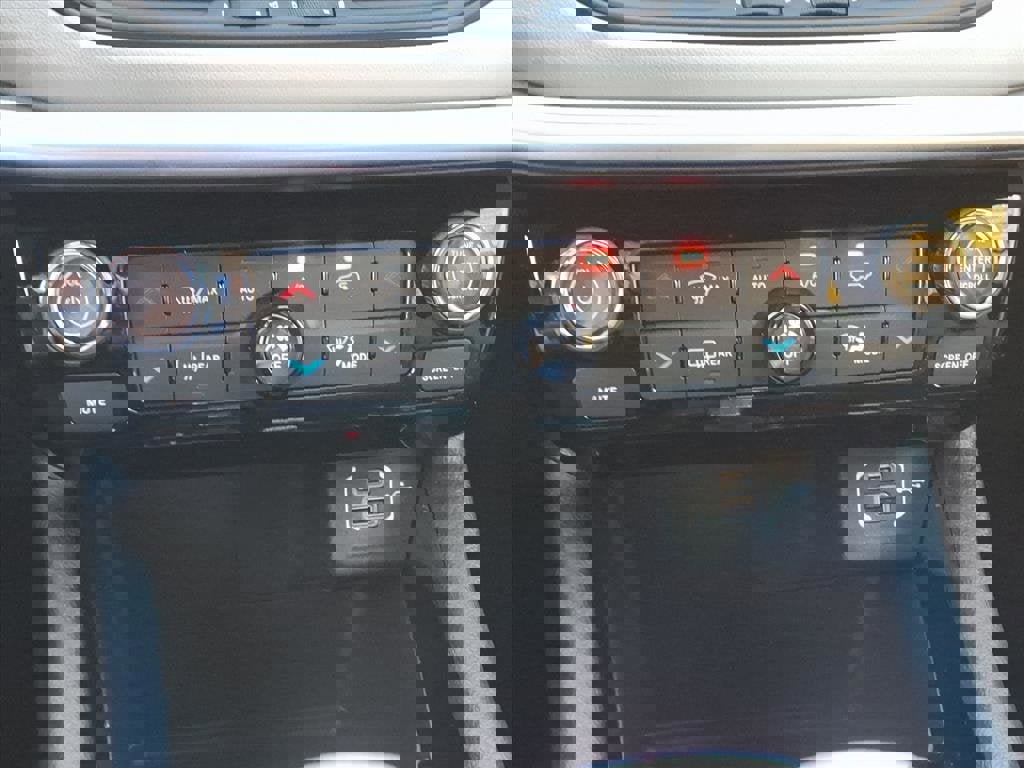 New 2026 Jeep Compass Limited w/ Sun, Sound & Navigation Group image 10