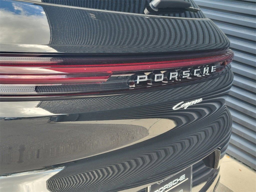 Certified 2025 Porsche Cayenne image 10