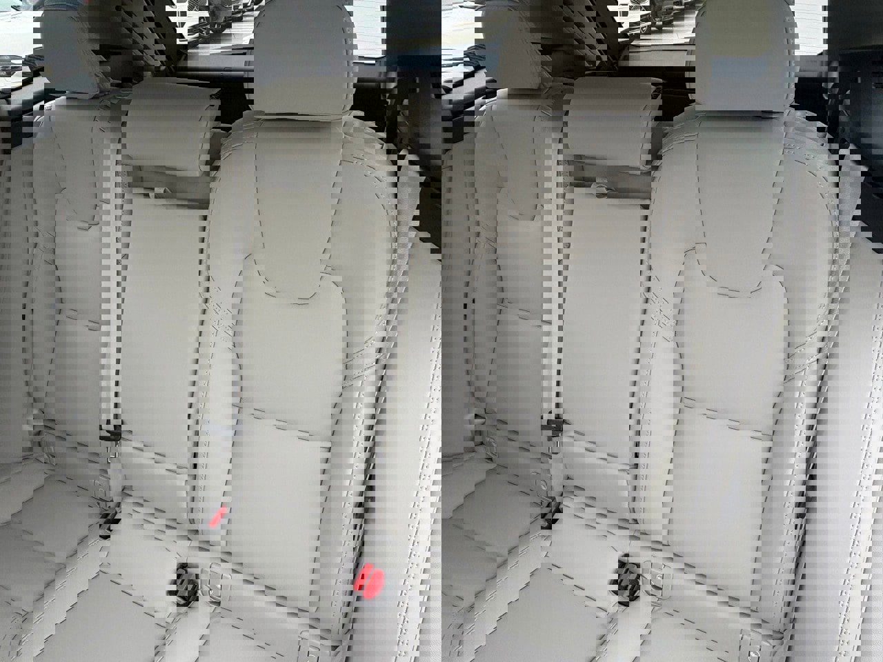 New 2026 Volvo XC60 B5 Ultra w/ Protection Package Premier image 24