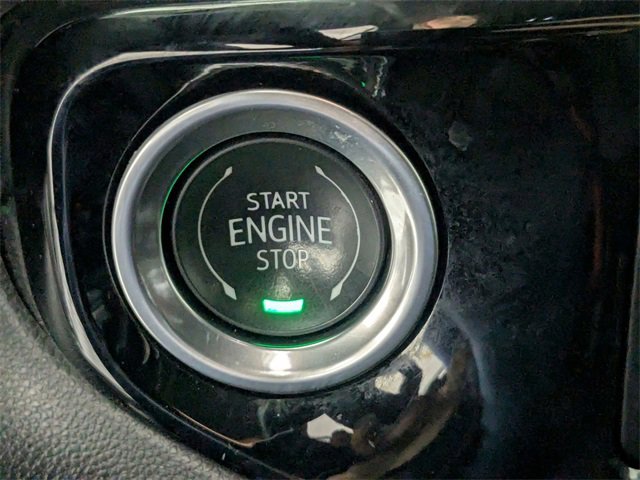 Certified 2025 GMC Sierra 1500 SLT image 23