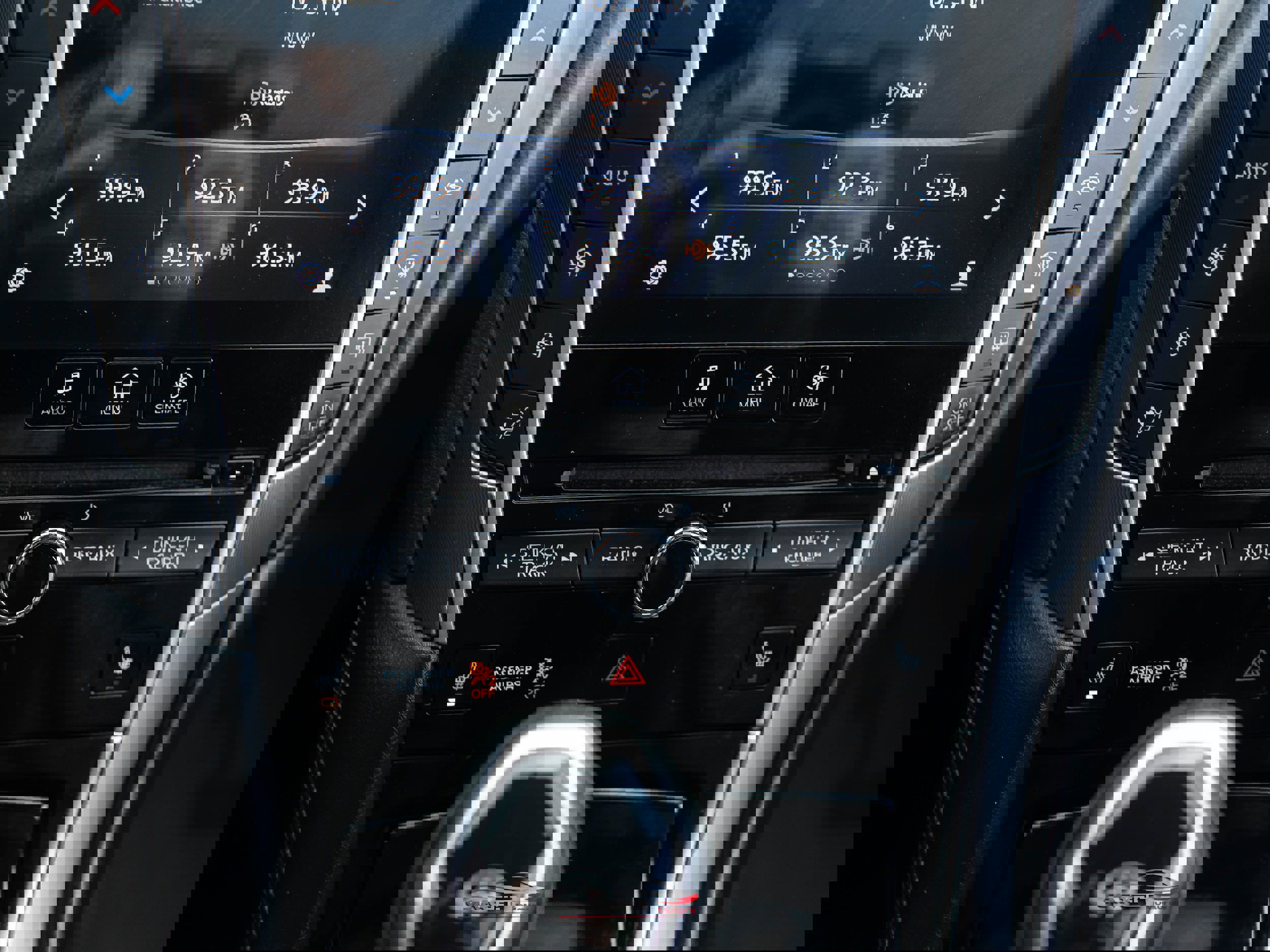 Used 2019 INFINITI Q60 3.0t Luxe w/ Essential Package image 27