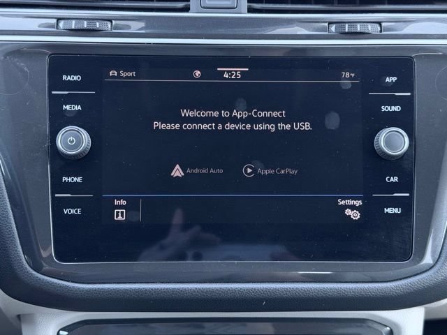 Used 2024 Volkswagen Tiguan SE AWD/4WD image 40