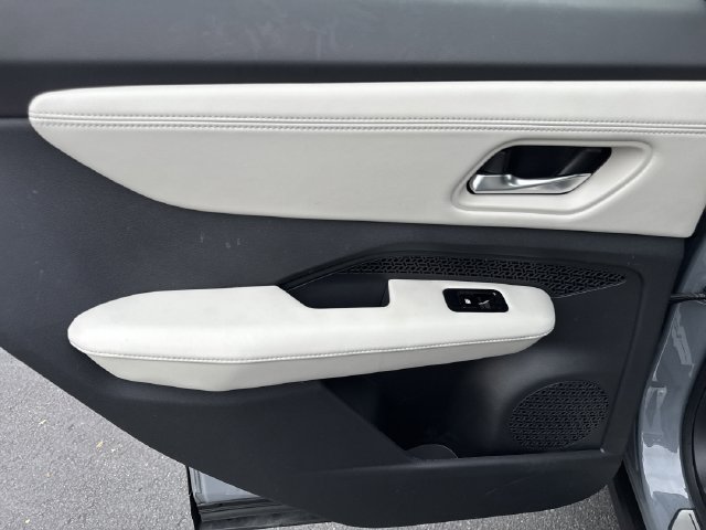 Certified 2024 Nissan Ariya AWD image 12