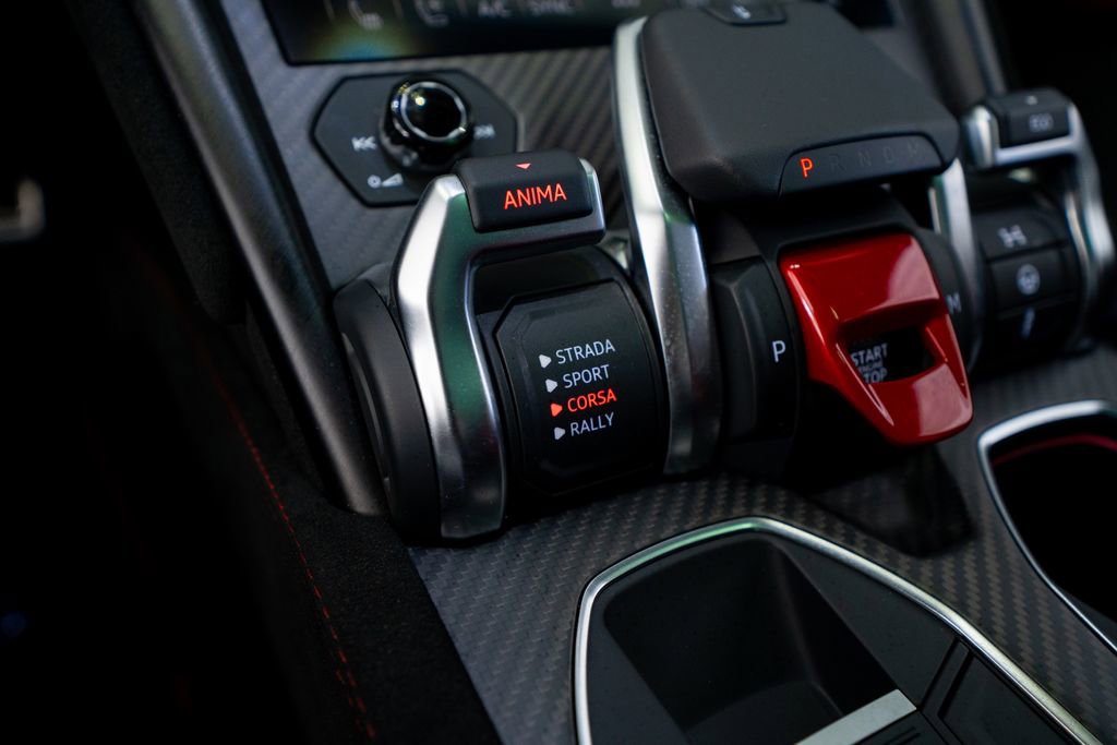 Used 2024 Lamborghini Urus Performante image 54