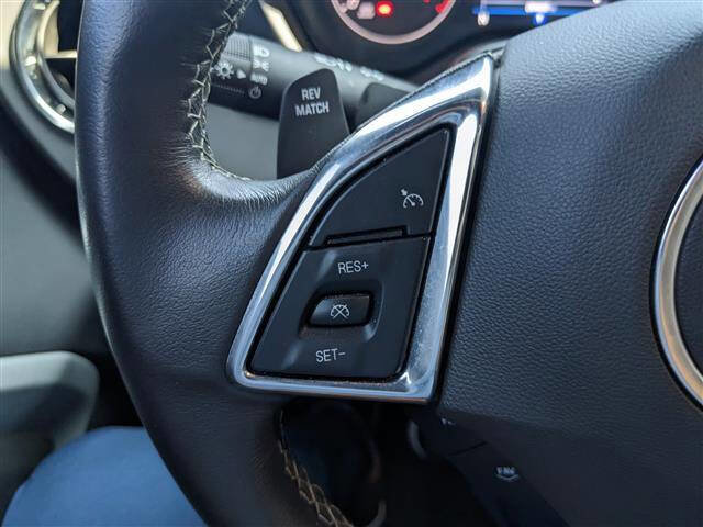 Used 2023 Chevrolet Camaro LT w/ Technology Package image 18