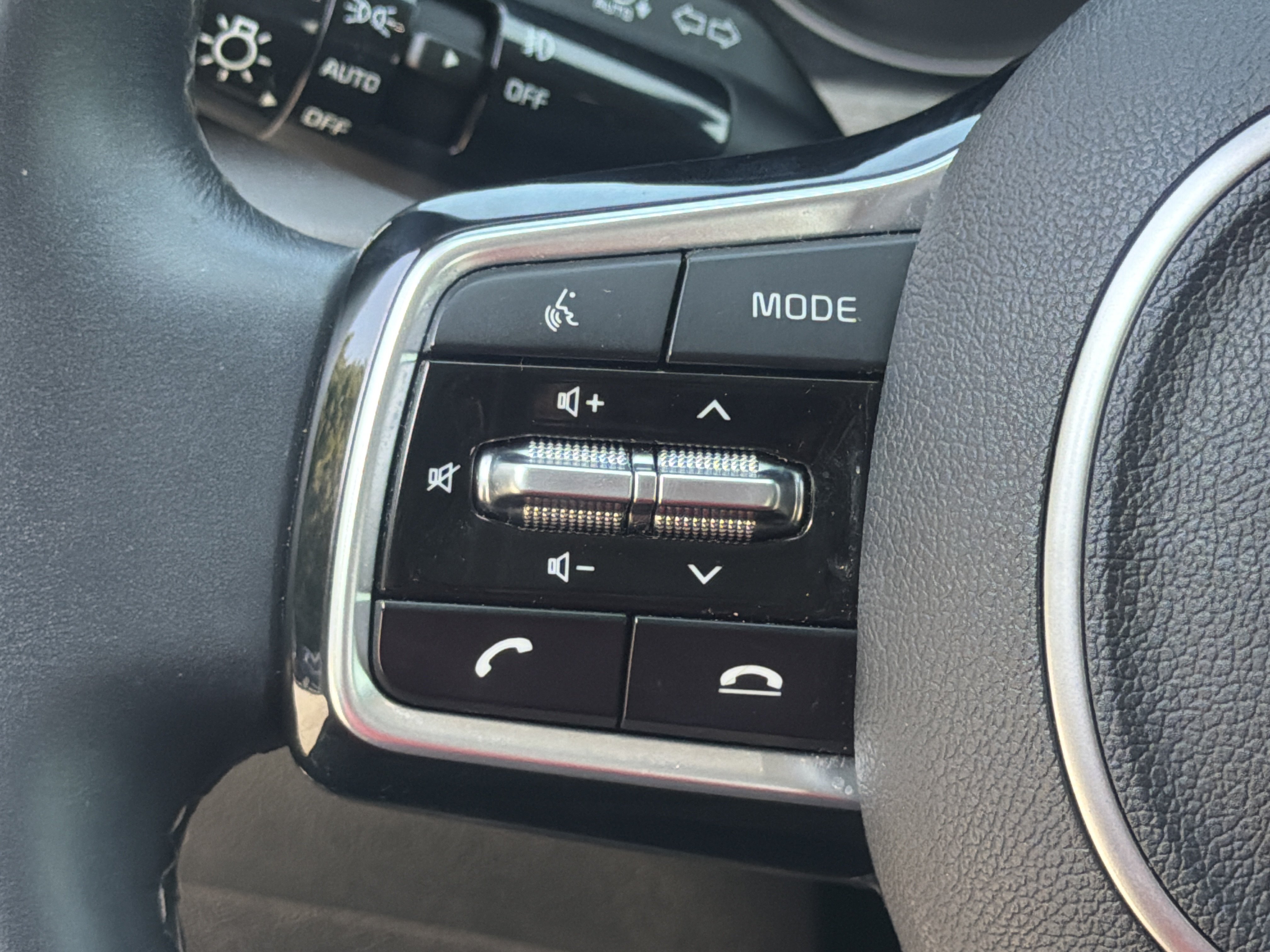 Certified 2023 Kia Sorento X-Line EX AWD/4WD image 40