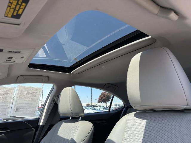 Used 2018 Lexus ES 300h w/ Luxury Package FWD image 24