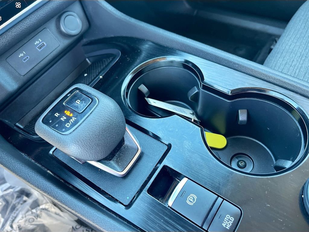 Used 2023 Nissan Rogue SV image 16