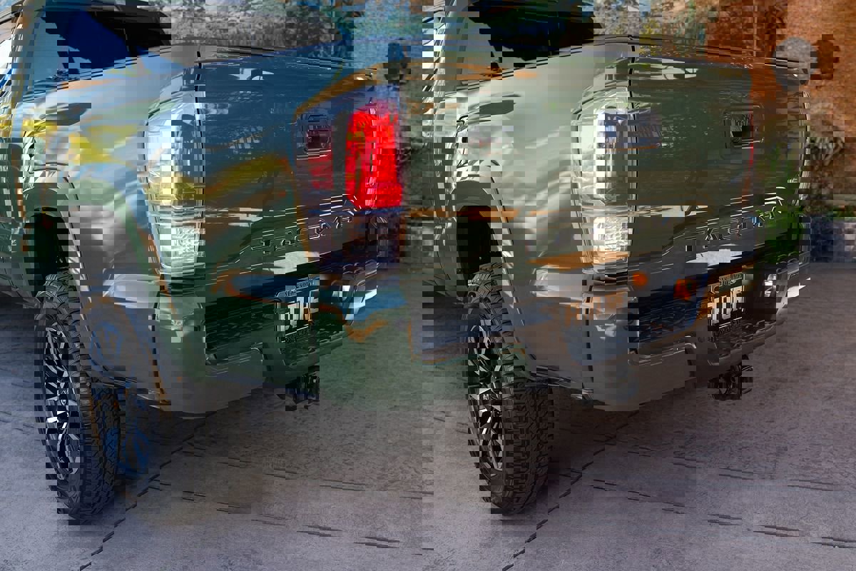 Used 2021 Toyota Tacoma TRD Sport w/ Technology Package image 40