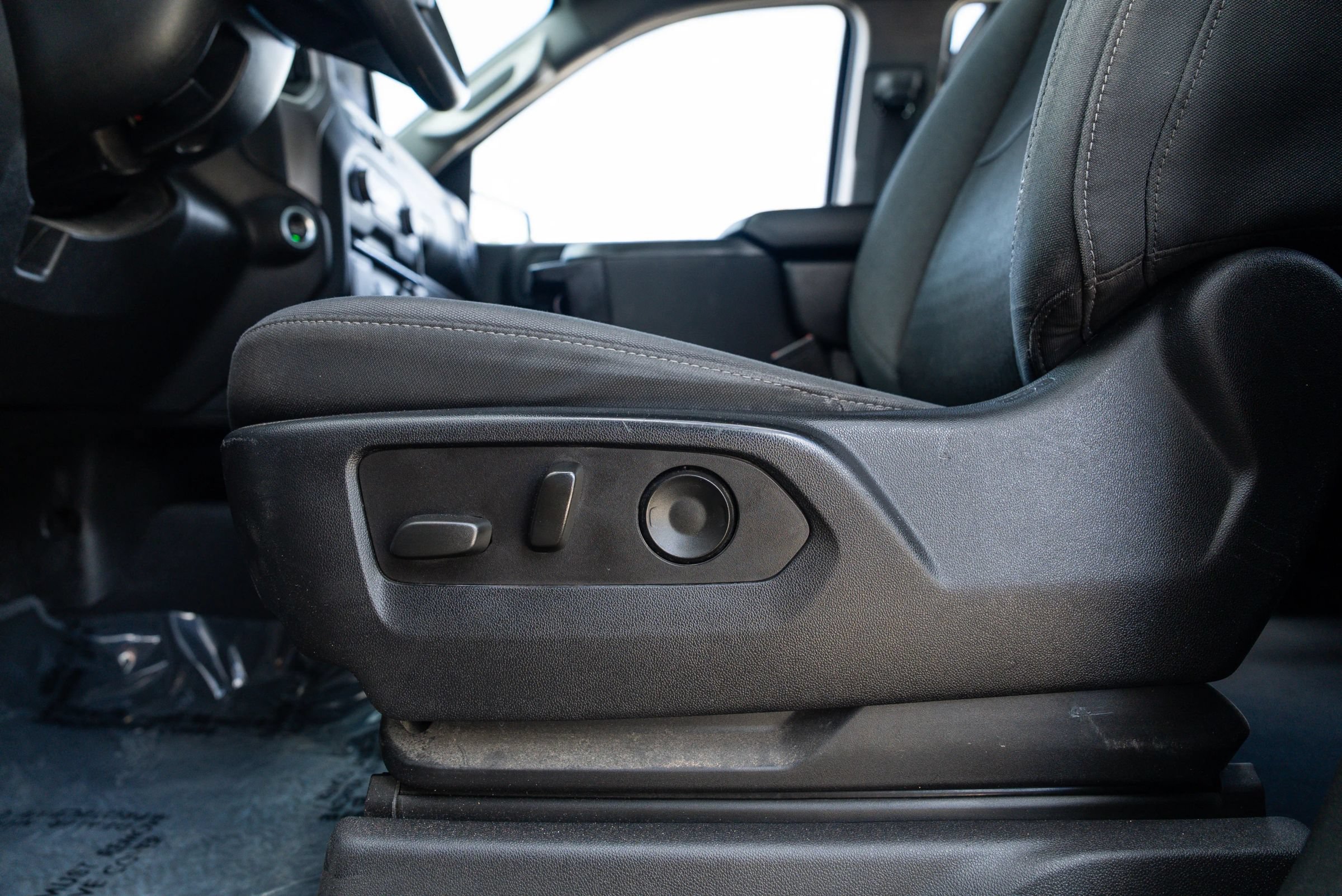 Used 2022 Chevrolet Silverado 1500 Custom RWD image 21