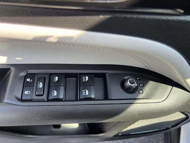 Certified 2023 Jeep Compass Limited image 13