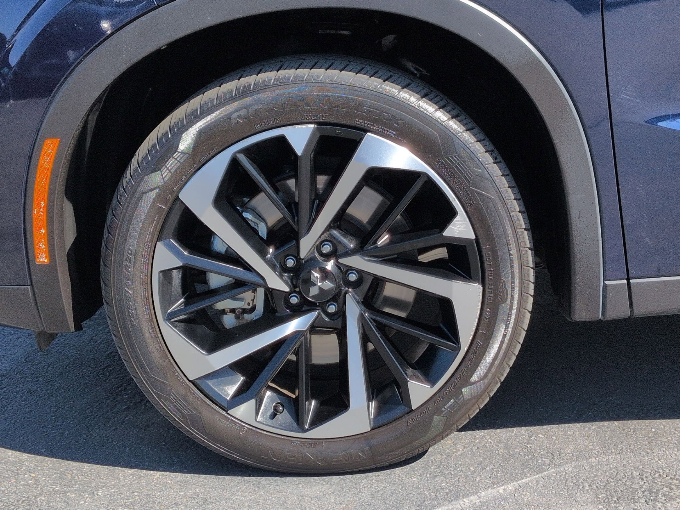 Used 2023 Mitsubishi Outlander SE image 13