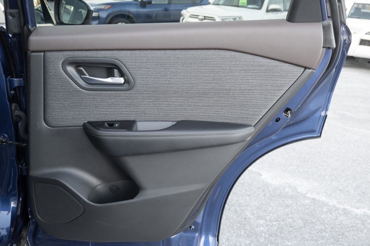 Used 2023 Nissan Rogue SV FWD image 31