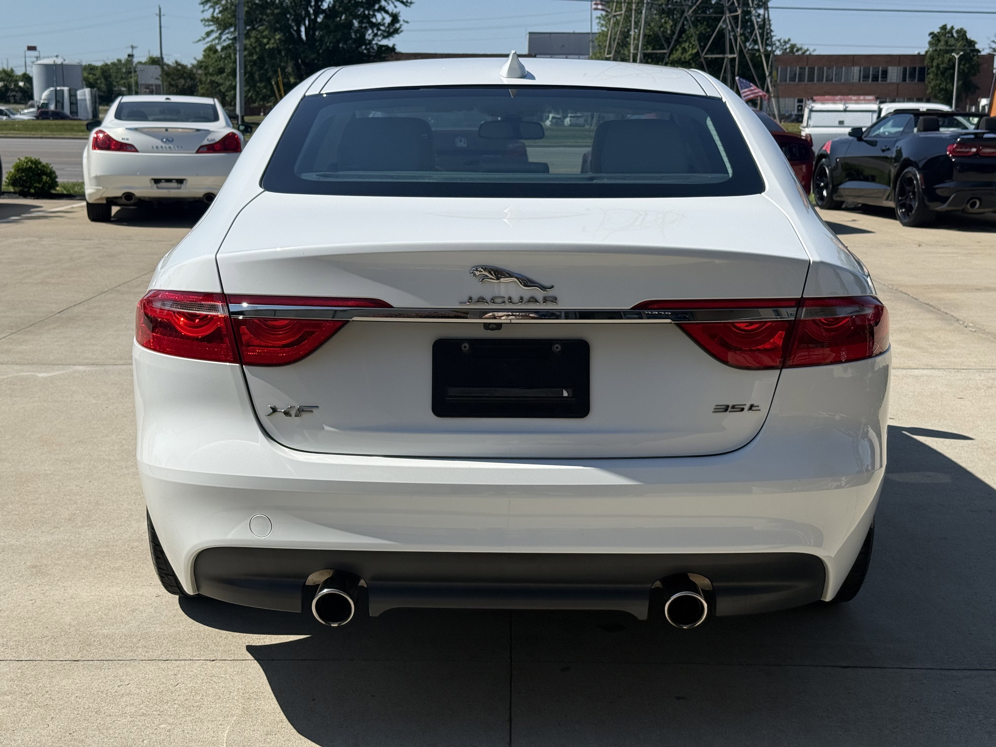 Used 2017 Jaguar XF Premium RWD image 6