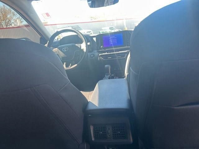 Used 2025 Toyota Camry LE image 19