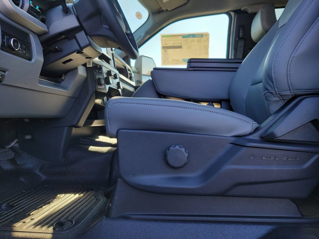 New 2026 Ford F350 XL w/ XL Chrome Package image 17