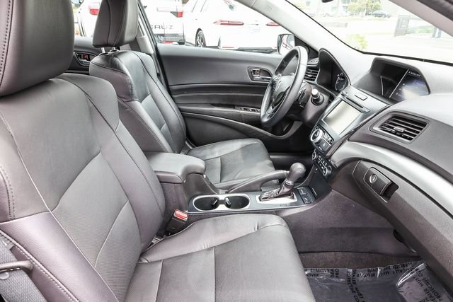 Used 2017 Acura ILX FWD image 19