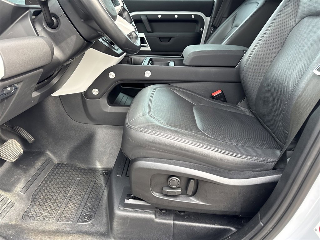Used 2023 Land Rover Defender 110 S image 13