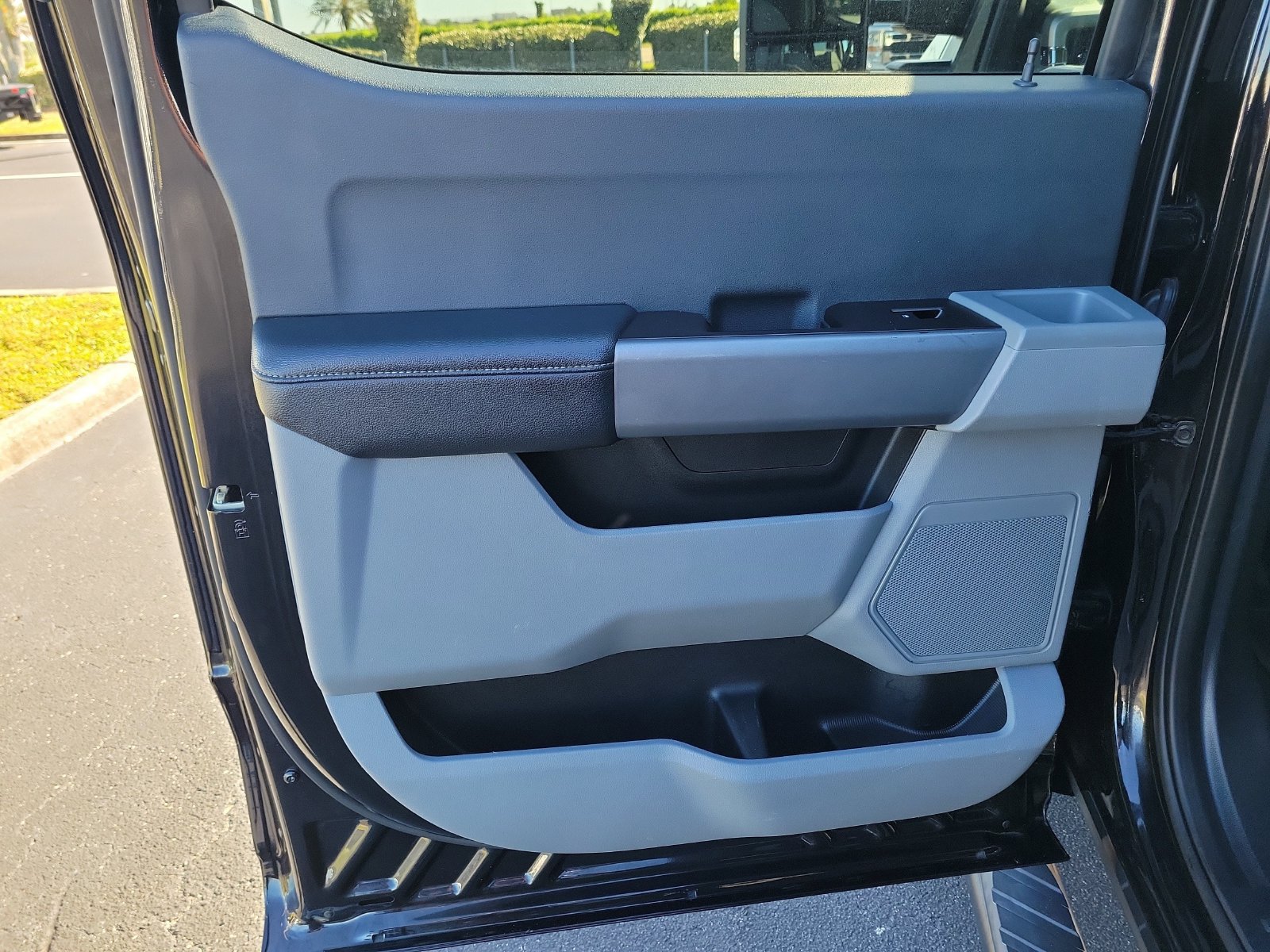 Used 2023 Ford F250 XL w/ STX Appearance Package AWD/4WD image 8