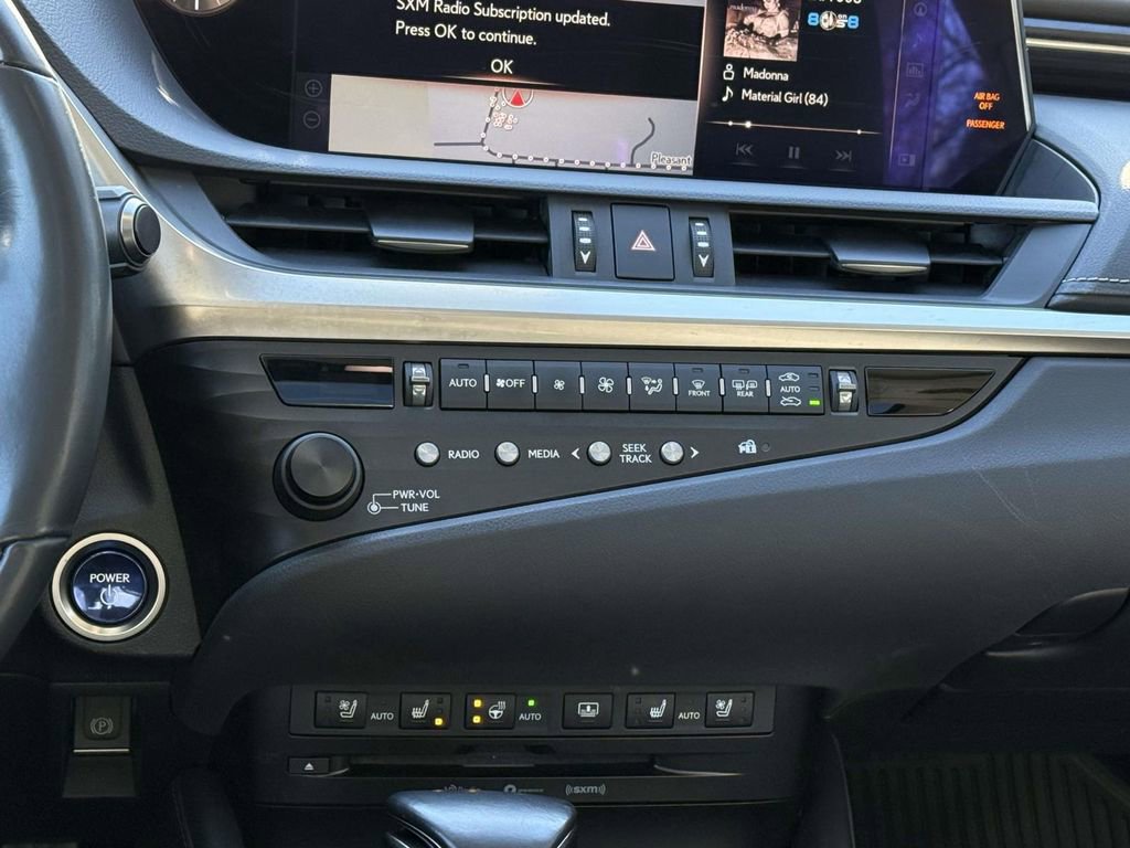 Used 2020 Lexus ES 300h w/ Accessory Package image 18