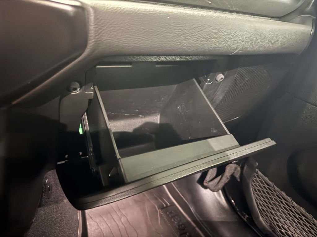 Used 2021 Jeep Gladiator Overland image 25