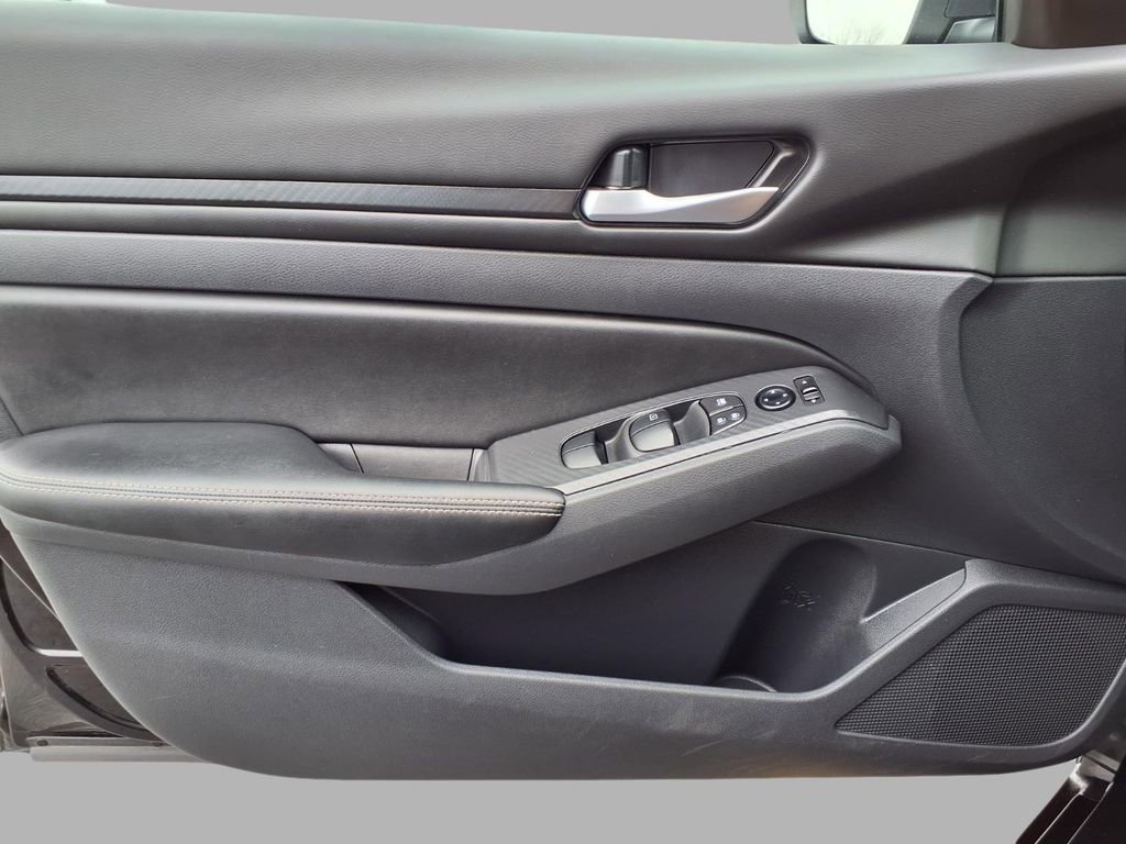 Certified 2025 Nissan Altima 2.5 SV image 18