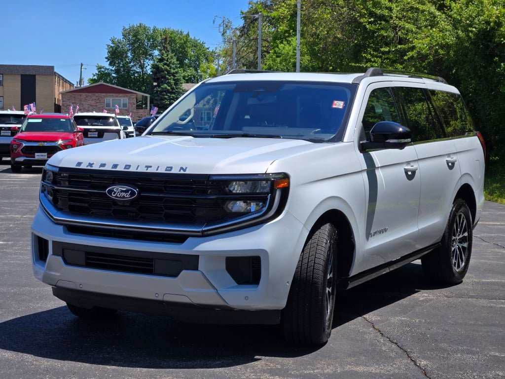 Used 2025 Ford Expedition Platinum AWD/4WD image 5