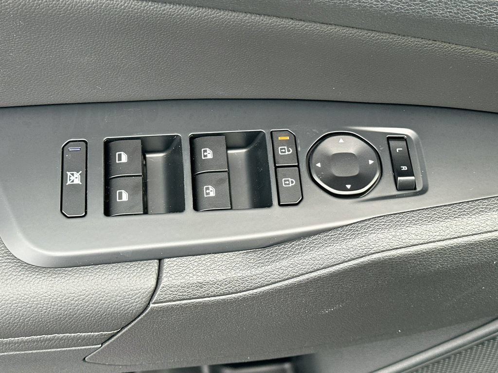 Certified 2026 Kia Sportage EX FWD image 17
