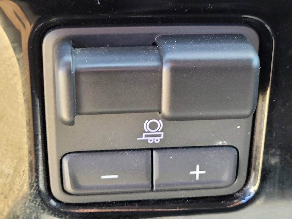 Used 2024 Chevrolet Silverado 2500 LT AWD/4WD image 18