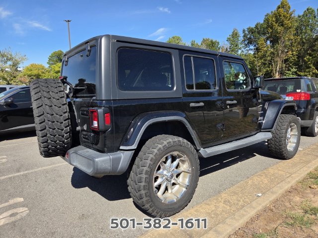 Used 2019 Jeep Wrangler Unlimited Sahara AWD/4WD image 4