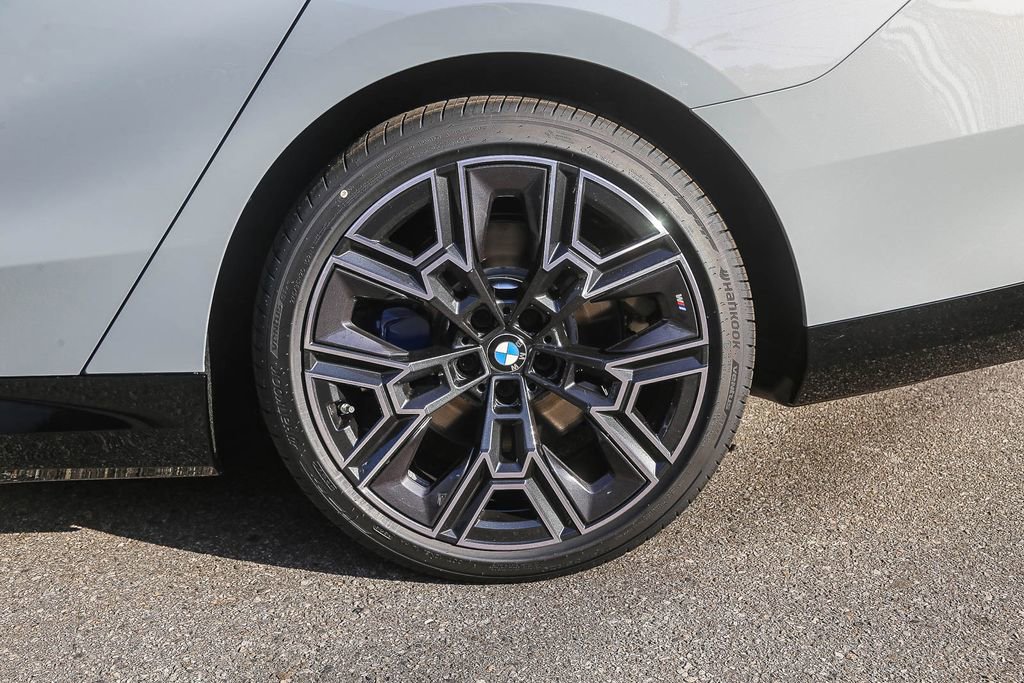 New 2027 BMW i5 eDrive40 RWD image 8