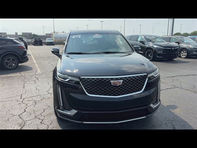 Certified 2025 Cadillac XT6 Luxury AWD/4WD image 3