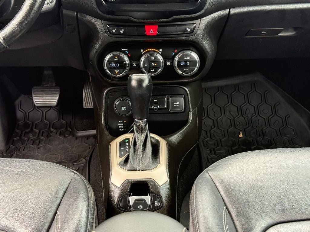 Used 2017 Jeep Renegade Limited AWD/4WD image 16
