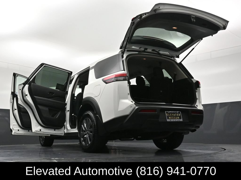 Used 2024 Nissan Pathfinder S AWD/4WD image 35