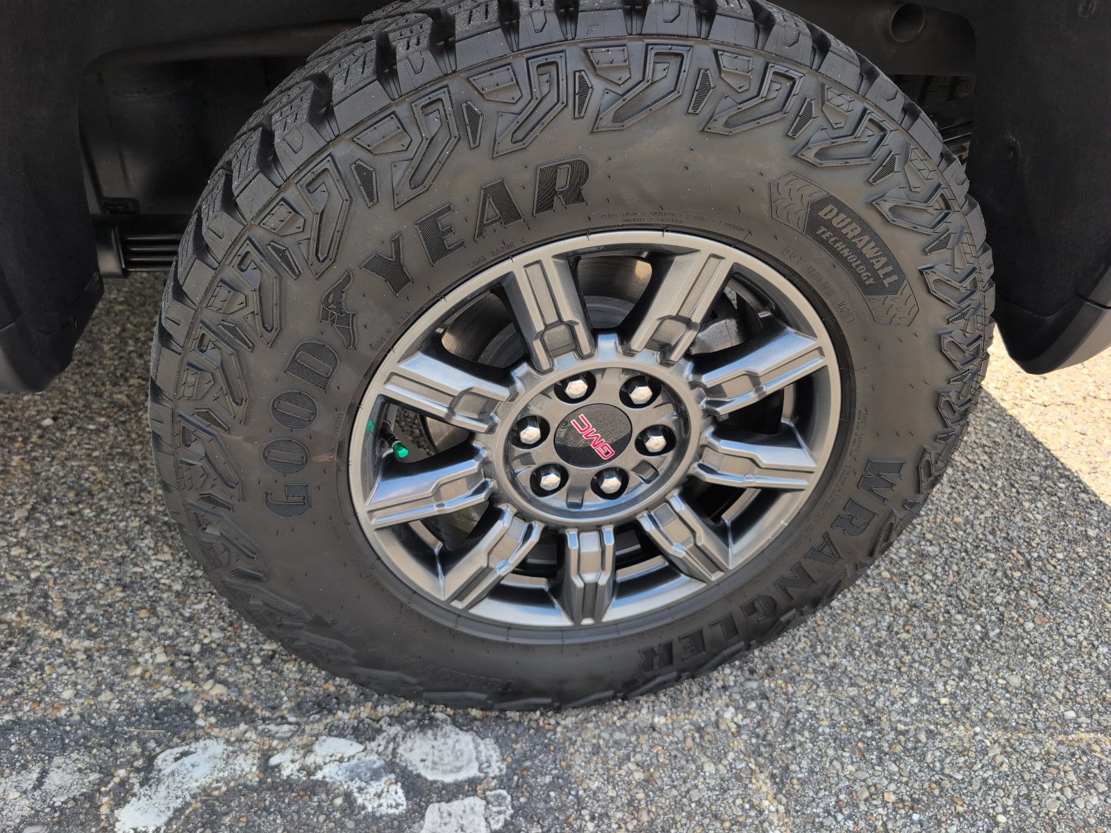 Used 2025 GMC Sierra 1500 AT4X AWD/4WD image 5