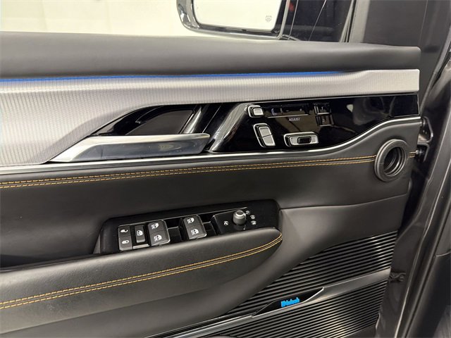 Used 2022 Jeep Grand Wagoneer Series III image 24