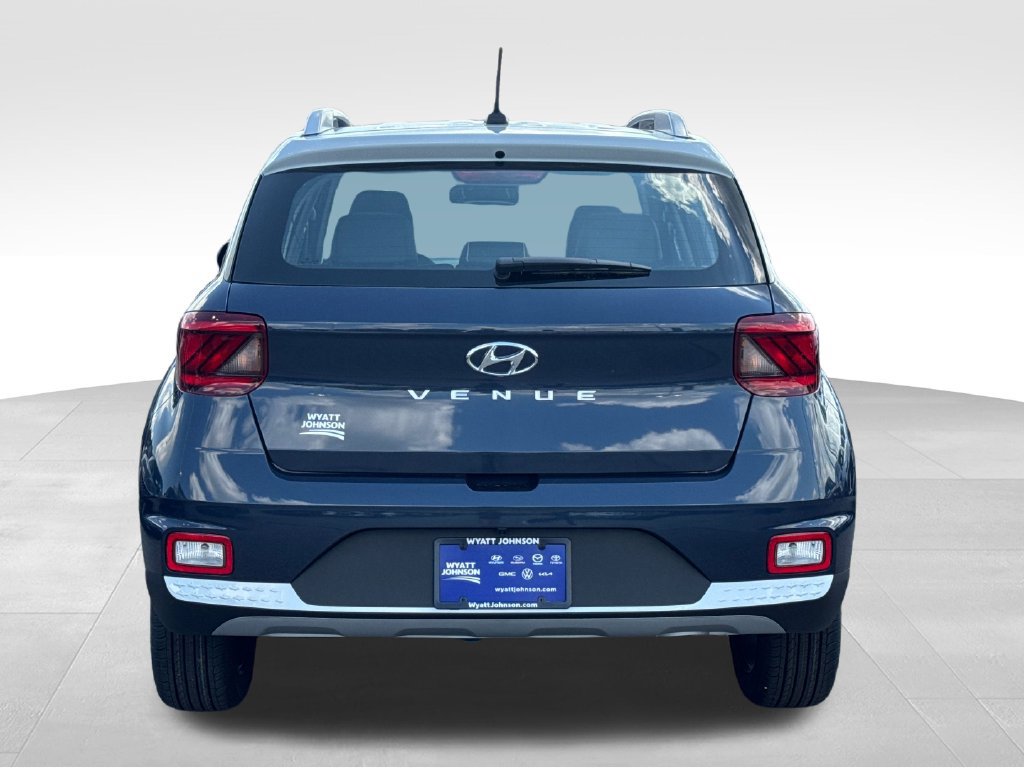 New 2026 Hyundai Venue SEL FWD image 4