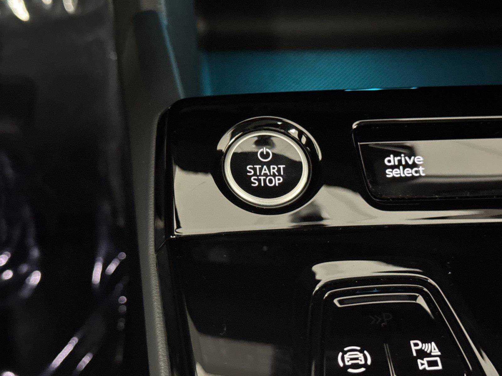 Certified 2025 Audi Q6 e-tron Premium Plus AWD/4WD image 22