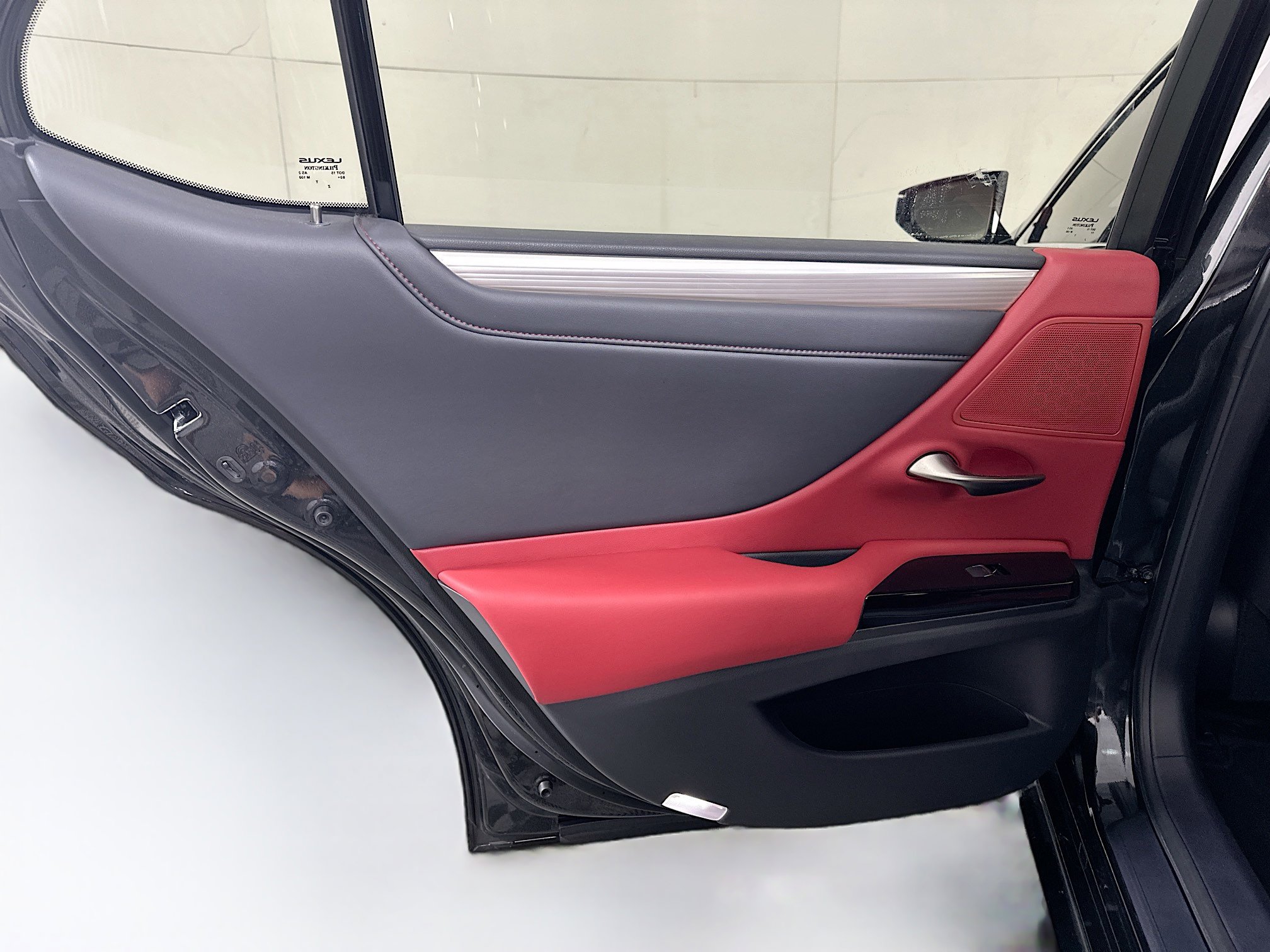 Used 2024 Lexus ES 350 F Sport w/ Accessory Package (Z2) image 27