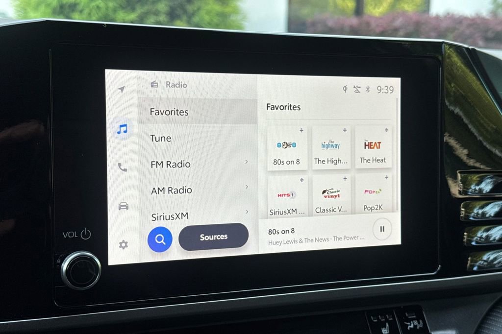 Certified 2025 Toyota Camry SE w/ Convenience Package image 16
