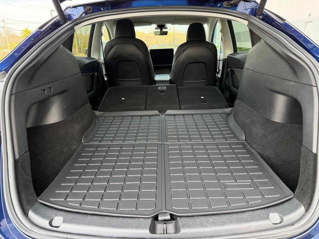 Used 2022 Tesla Model Y Long Range image 28