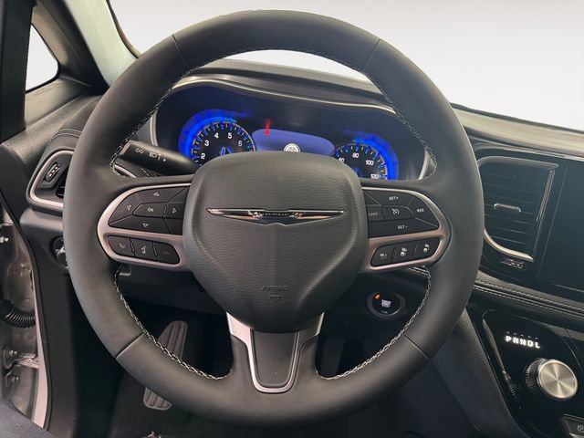 New 2026 Chrysler Pacifica Select image 9