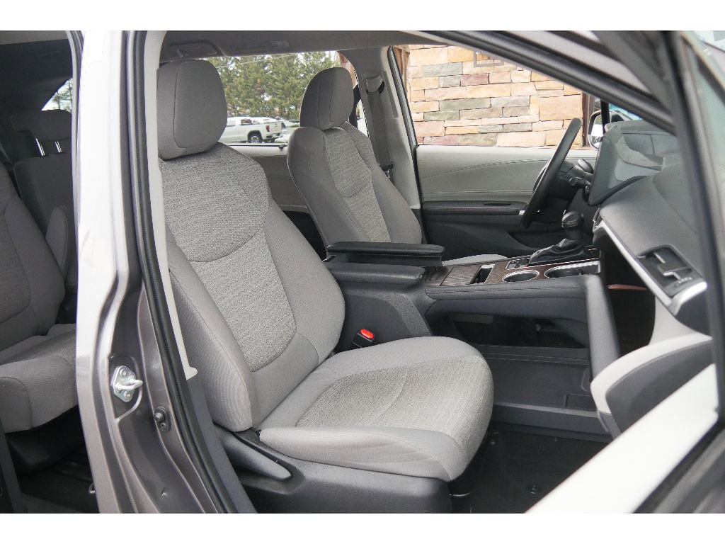 Used 2023 Toyota Sienna LE image 14