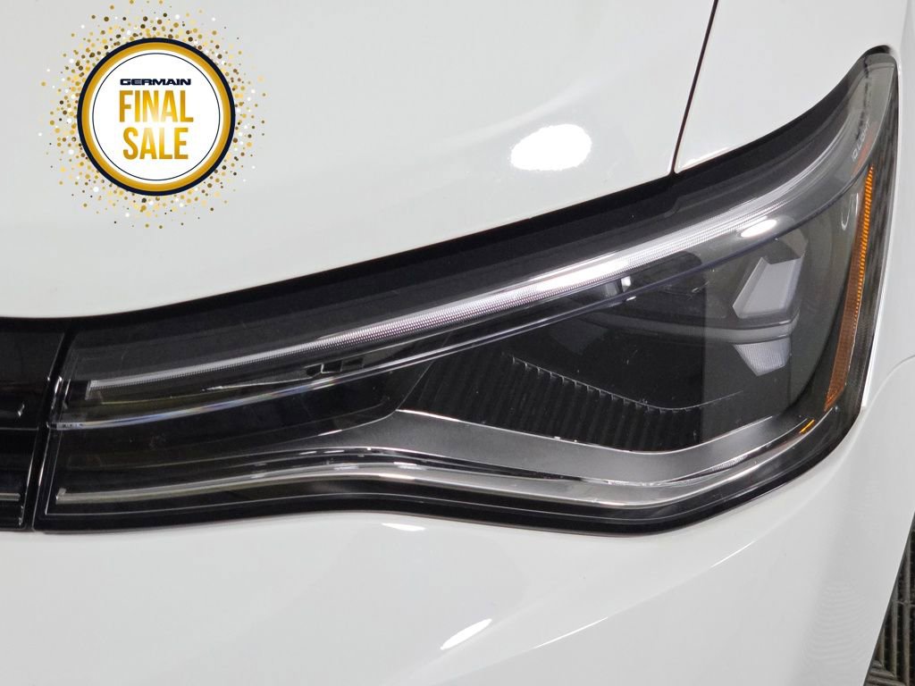 Certified 2025 Volkswagen Taos SE image 11