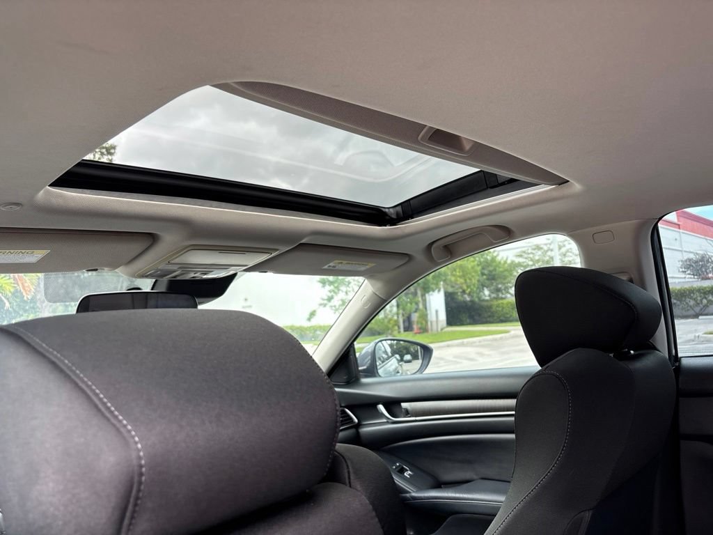 Used 2018 Honda Accord EX image 22
