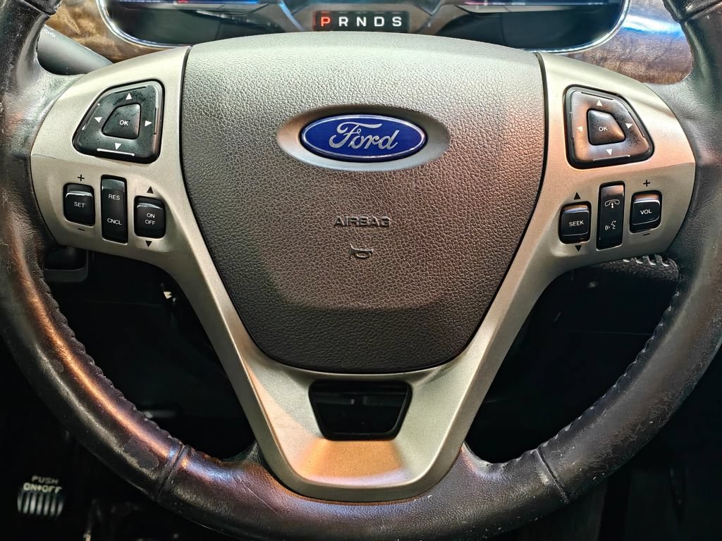 Used 2016 Ford Taurus Limited w/ Equipment Group 301A AWD/4WD image 6