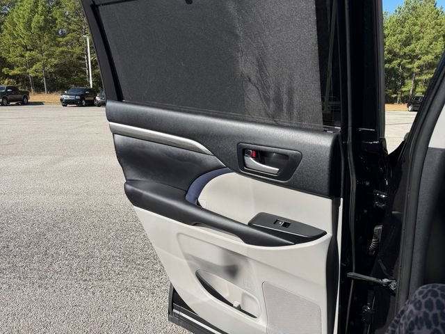 Used 2019 Toyota Highlander Limited Platinum AWD/4WD image 25