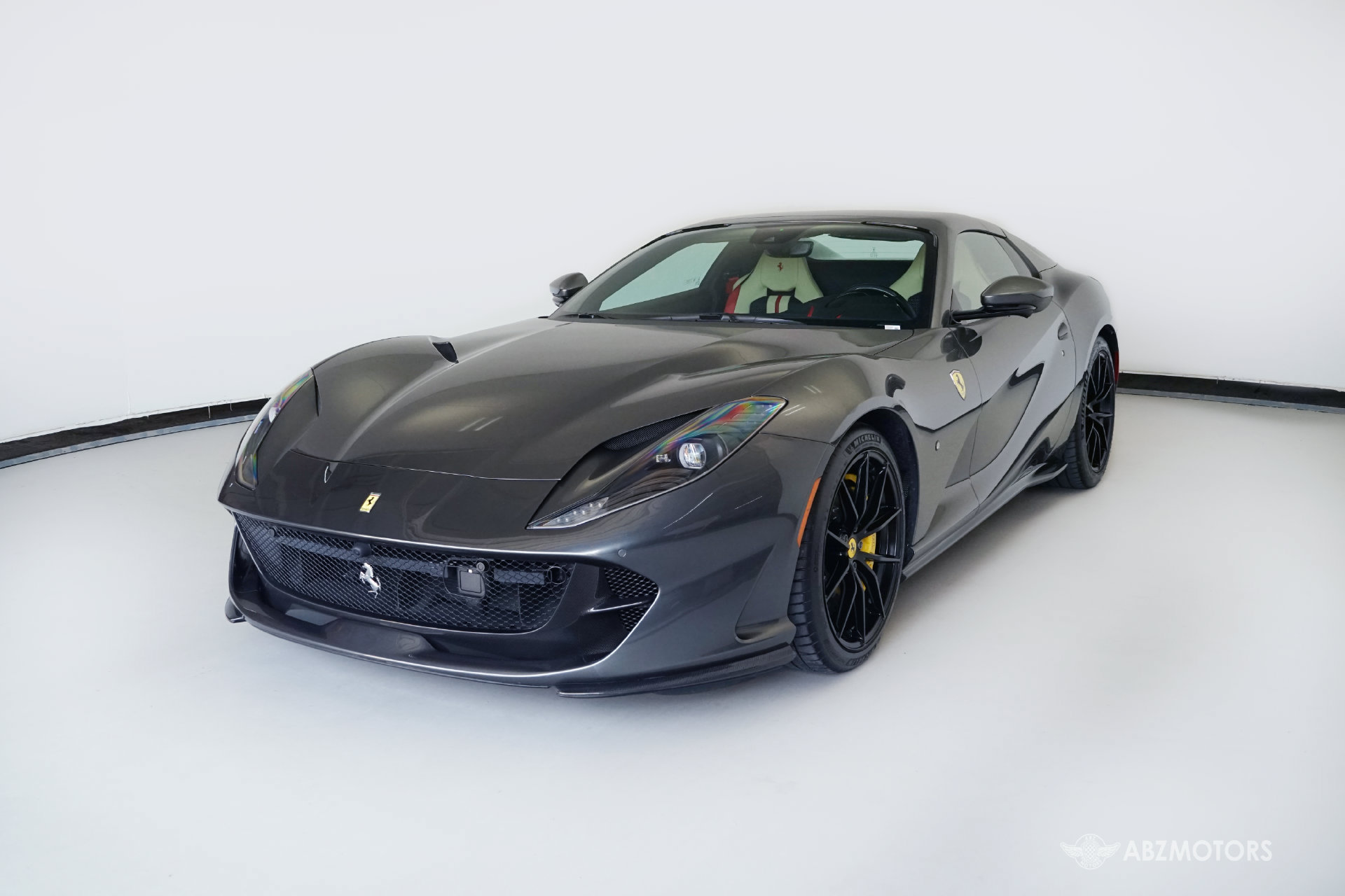 Used 2021 Ferrari 812 GTS RWD image 2