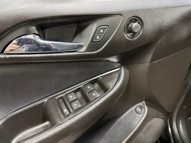 Used 2018 Chevrolet Cruze LT w/ Convenience Package FWD image 17